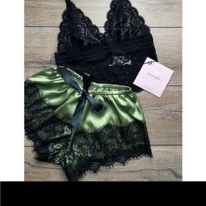 Elegant Black and Green Lace Sleepwear Set